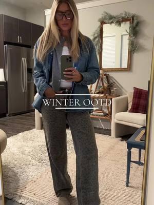 Have to throw on the layers now… it’s actually freezing.  #outfitvlog #winterfit #ootdinspo #fashiontok #fyp 