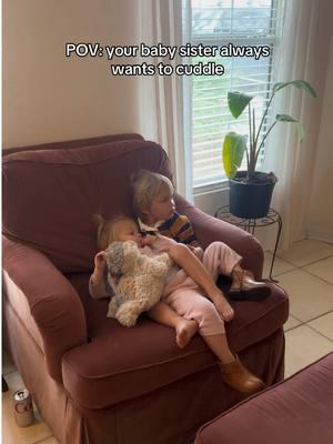 Combine a close age gap and a Velcro baby and you have this 😂 #Siblings #funny #trend #fyp #trending #velcrobaby #closeagegap #foryoupage 