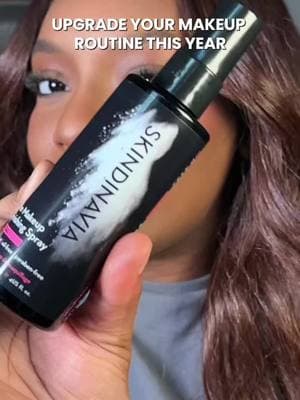 we’re upgrading ohr makeup game all 2025! I trust the professionals!🤣 an oil free setting spray for a long lasting wear! @SKINDINAVIA  Skindinavia The Makeup Finishing Spray #skindinavia #settingspraytest #bestsettingspray #makeuptips #makeupmusthaves #makeuphacks #bestmakeupproducts #bestmakeup 