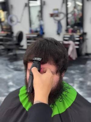 How to give a client a crispy transformation #fyp #hairgrowth #hairgrowthtips #hairstyle #explorepage #barbershop #henderson #hendersonbarber #summerlinIv #barberpost #vegas #trend #barberlife #fade #lineup #atlantabarber #newhairstyle #barbervideos #trendinghair #coloradobarber #utahbarber #arizonabarber #bayareabarber #sacbarber #labarber #calibarber #barbershopconnect #viralvideos