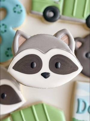 The cutiest raccoon 🦝⁠ .⁠ .⁠ .⁠ #trashtruckcookies #trashtruckcookie #birthdaycookies #birthdaycookieset #losangelescookies #losangelescustomcookies #sugarcookie #sugarcookiedecorating #sugarcookiesofinstagram #customsugarcookies #thesweetpeacookieco #satisfyingvideos #cookievideo #glendalecookies #glendaleca