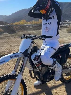 2025 is looking crazy. My life has completely change but my goals havent. Let’s get to work and focus on racing! #moto #motocross #motovlog #fyp #viral #tiktok #mototok #dirtbike #daytonbriggs #dayton734 #motorcycle #Motorsport 