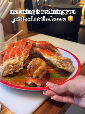 I did that 😮‍💨😮‍💨 #Foodie #lobstertok #snowcrab #crablegs #seafoodboil #lobstertail #foodathome #foryou #foodtiktok #seafoodlover #foryoupage #fyp #seafoodlovers #EasyRecipes #athomeseafoodboil #iloveseafood 