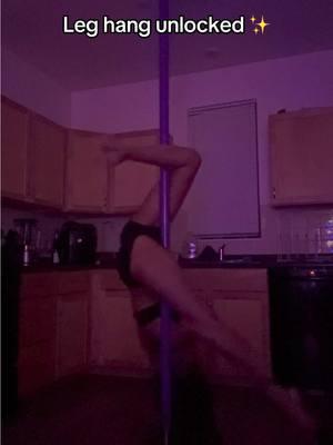 A lot of progress being made 💪🏽 #fyp #blackgirltiktok #poletok #poledance #poledancer #polerina #polebeginner #beginnerpole #poletiktok #polevault #blackgirlspoletoo #fit2flaunt #pole #pdleghang 