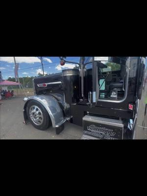 Beautiful #389x st the #semicasualshow in #crossvilletennessee #peterbilt #like #showtruck #showseason #skyhighridesmedia #chrome #viralvideotiktok #peterbilt #389peterbilt #bigrig #semitruck #trucking #truckinglife #trend #trending #diesel 