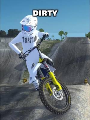 100 crashes VS All white outfit😂 #mxbikes #gaming #mxb #mxbmods #dirtbikes #moto #badlama18 