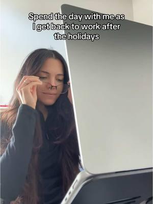 Loving every minute of it 🙃 #wfhlife #backtowork #backtoreality #holidaybreak #relatable #wfh #remotework #fyp 