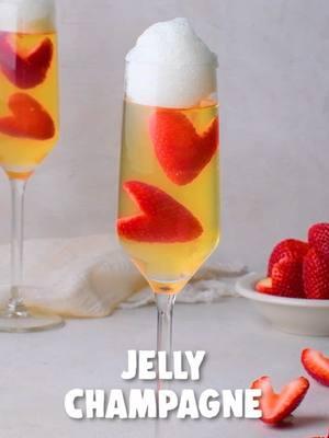 Raise your glass to the jiggliest champagne in the world! 🥂🍓 #soyummy #jelly #fancyjelly #champagne #champagnejelly #champagnejello #gelatin #partydrinks #partydesserts #party #celebration #poppingbottles #creativejelly #creativedesserts 