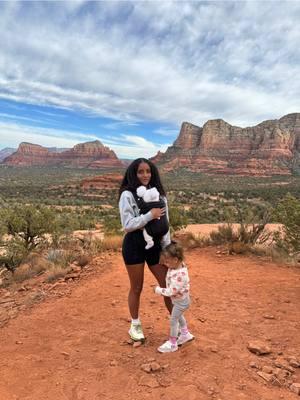 I hope my kids grow up loving the outdoors just as much as i do.  #sedona #sedonaarizona #hikingtrails #mountains #views 