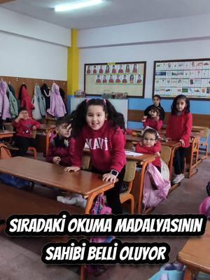 Öğrencilerimin okumasını pekiştirmek hem de okumaya teşvik amaçlı yaptığım bu videoyu mutlaka sonuna kadar izlemenizi öneririm. İzlerken heyecanlanmamak, duygulanmamak elde değil. Bir öğrenci için belki de en güzel şey okumak ve bu şekilde bir hediye almak. Bu anın değeri paha biçilemez olsa gerek. Siz ister miydiniz böyle bir videonuz, böyle bir anınız olsun? 🧿🧿🧿 . Marka ismi göründüğü için mecburen reklam . . . . . . #okumamadalyası #okumayıöğrendim #birincisınıf #artıkokuyorum #artıkokuyorumrozeti #artıkokuyorummadalyası #birincisinif #birincisınıfokumaları #ödül #okumahediyesi #madalya #miniminibirler #birincisınıföğretmeniolmak #1asınıfı #birincisinifetkinlikleri #birincisınıfetkinlikleri #kesfet #keşfet 