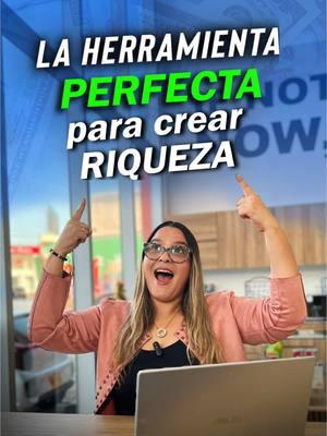 📈Una cuenta indexada permite a los inversores beneficiarse del crecimiento del mercado replicando índices como el S&P 500, con costos más bajos y diversificación que reduce la volatilidad. Suelen ofrecer ventajas fiscales que optimizan el crecimiento. Con un enfoque a largo plazo, maximizan el interés compuesto y potencian el aumento del patrimonio.  . . . . . #FYP#LatinosEnTikTok#Viral#Comedia#Baile#CulturaLatina#Recetas#HistoriasLatinas#Desafío#TiktokChallenge #AhorroInteligente #MexicanosEnUSA #FinanzasPersonales #EducacionFinanciera #SegurosLatinos #AhorraConEstilo #JubilacionSegura #ConsejosFinancieros 