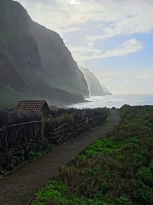 Madeira stole my heart 💖 #madeira #madeiraisland #portugal #portugaltravel #vacationmode #madeiraisland #traveltiktok #traveltok #travellife  #europetravel 