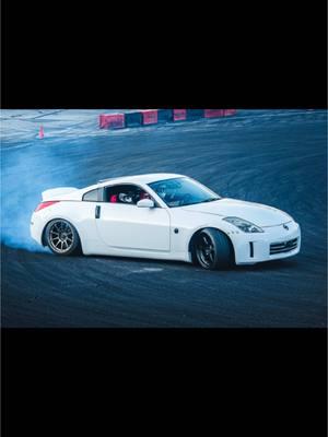 man I’m over here twitching like an addict 😅 if I don’t get to drive soon, I’m Gonna go crazy 🤪😂😂 #350z #nissan #nissan350z #drifttok #drinking #drift #cartiktok #drift #nateymods #rctiktok 