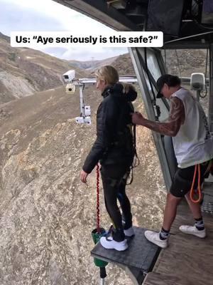 Sorry mom 😅 You Need to add the Nevis Bungee Jump to your bucket list 😳 Also TikTok we are professionals so please don’t take this down. #newzealand #bungeejumping #bungee #newzealandtiktok #nztravel #travelnz 