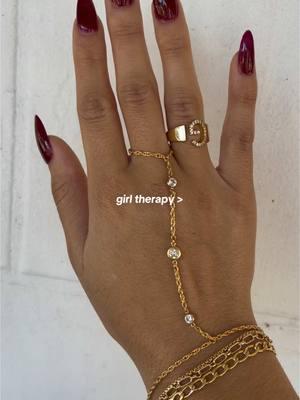 girl therapy is finally getting the dream hand chain you’ve been wanting ✨🪞☁️ #treatyourself #handchain #goldjewelry #trendy #scottsdalearizona #newport #thingstodoinscottsdale 