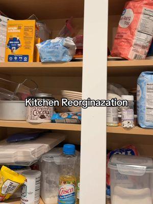 Let’s do a New Year Kitchen Reorganization! #newyearreset #reorganizing #cleanout #storagehacks #storagesolutions #cabinetorganization #pantryorganization #kitchenorganization 