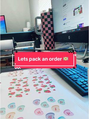 Pack an order with me in 30 seconds 😅💕❄️ #fyp #sublimation #rolandbn20 #sublimationprinting #libbyglasscan #glasscan #glasscanwrap #vinyltransfer #SmallBusiness #sublimationtips #permanentvinyl #vinyldecal #vinyldecals #smallbusinesstiktok #craftersoftiktok #craft #crafting #epoxytumblers #libbeyglassware 