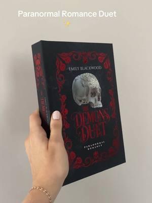 Only a few left right now! She’s a beaut 🥹🤩🩶🗡️💀#booktokfyp #booktokreaders #romancereadersoftiktok #paranormalromance #specialeditionbooks #foiling 