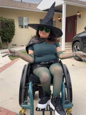 Who else has made Wicked their entire personality? @theizzyestrada #RollettesDance #wickedmovie #youregreen #wicked #elphaba 