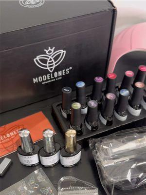 Kit de uñas en gel💅🏻✨ #modelonesnails #cateyenails #nailkit #manicureathome #nails #gelnails #gelnailsathome #TikTokShop #nailsathome #gelnailkit #ttshop #modelonesgelpolish #easymanicure 