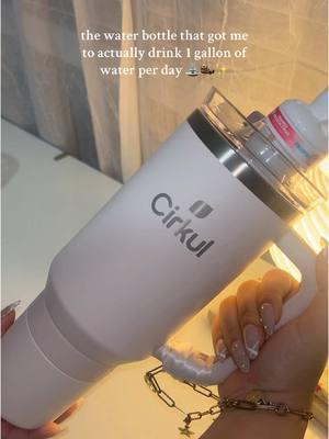 the water bottle that helped me hit my water goal in the prettiest baby pink !!! ⛲️🦦✨ #waterbottle #cirkul #cirkulwaterbottle #pinkwaterbottle #babypink #pinkaesthetic 