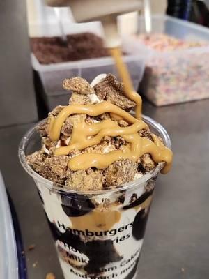 Peanut butter extreme sundae #yum #joesdairybarandgrill #joesdairybar #icecream #softserve #vanilla #hotfudge #peanutbutter #pbcups #sundae 