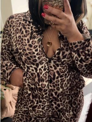 So obsessed with these leopard print pajamas! They’re so cute + comfortable and perfect for lounging in. 🐆🖤 I’m wearing a size large — click the link in this video to order yours today! 👇🏾🛒 #leopardprint #leopardpajamas #pajamas #pajamaset #womenpajamas #pajamasets 