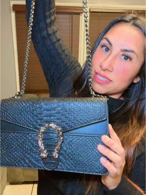 Purse! #pursecollection #cartera #bolsa #fashion #fashiontiktok #tiktokfashion #flashsale #fyp #paratiiiiiiiiiiiiiiiiiiiiiiiiiiiiiii #trending #viralvideo #women #mujeres #latinas #compras #unboxing #shoppinghaul 