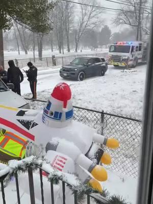 First full week of 2025 started out with a 💥BANG💥… literally🙄 (everyone’s ok) #fypシ #foryoupage #youcantparkthere #caraccident #trend #car #frontyard #newjersey #snow #slickroads #safety #driving #njdrivers #burlingtonnj #firedepartment #police #ems #tow #winter 