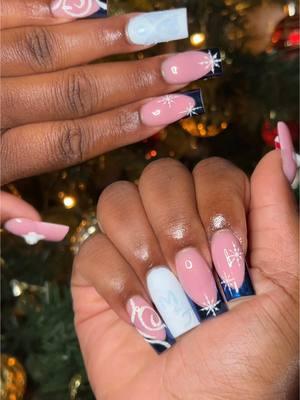 I love winter nails but I’m ready for Valentine’s Day 💕💕 #itsnailday #nailday #nailtok #acrylicnails #chrismasnails #winternails 