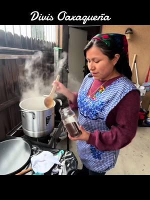 Sabías que hay cocineras especiales para las fiestas de los pueblos!? #cocineras  #cocinerastradicionales #oaxaca #costumbreoaxaqueña 