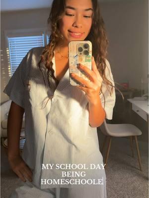 MY SCHOOL DAY BEING HOMESCHOOLED !! 🧖🏽‍♀️📚 #homeschool #Lifestyle #timestamp #girls #relatable #trending #fyp #motivation #healthyliving #skincare #routine 