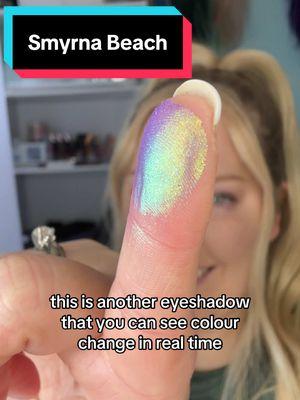 This is our color changing eyeshadow in the shade Smyrna Beach. 🏝️  #NewYearNewAura  #eyeshadowtutorial #makeupforbeginners #makeuptutorial #multichromeeyeshadow 