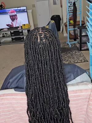 soft locs on my beautiful client ❤️ #fayettevilleknotlessbraids ##Fayettevillebraider #fayettevillebraids #softlocs ##locstyles #nchairstylist #ncbraids #neatbraids #hairstyles 