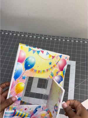 Jumbo, foldable card with a rear loading option #Tutorial #createwithcreativequeen #yourcreativequeen #jumbocard #FoldableJumboCutOut #ValentinesDay #FoamProject #fypシ゚viral #girlhowyoudothat #bonnetgangcrafts 