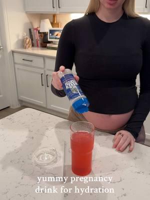 huuuge fan of coconut water so I was excited to try a new brand! @CoAqua Coconut Water #pregnancydrink #hydration #electrolytedrink #pregnancy #healthtok #coconutwater 