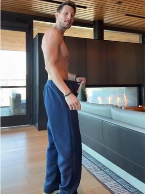 Wide Leg Sweatpants perfect for the gym or just around the house! #widelegsweatpants #menssweatpants #menspants #mensstyletips 