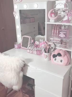 this vanity is soo perfect + it’s the first piece of furniture i’ve ever built all by myself 🤭💗 from @Vabches!! #vanity #vanitymakeup #vanitysetup #vanityorganization #organizingmakeup #organizingvanity #kbeauty #cbeauty #wonyoungism 