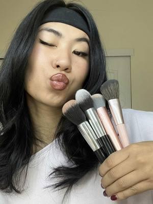 Replying to @ayeaye_dz 🔗 in bio for my fav affordable makeup brush set for less than $20!!!! 👀  #amazon #amazonfinds #amaonmusthaves #makeupbruhes #amazonprime #amazonsavingspree #amazonbeauty 