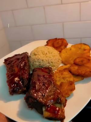 #fyp #haitianfood #cookwithme #vlogs #haitiantiktok🇭🇹 #bannannpeze #ribs #dirikole  Let’s cook with me🙂‍↔️ I think that’s my fav thing to do now!!