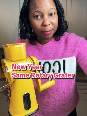 #greenscreen New Year! Same Rotary grater! I love it! Grab one ☝🏾 from the orange 🍊 shopping cart 🛒 #rotarygrater #kitchengadget #musthaveproducts #tiktokshopfinds 