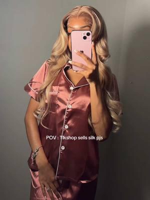 Silk pjs are my fav 😍😍😍  #fyp #foryou #foryoupage #xyzbca #trending #trendy #makemefamous #makemeviral #TikTokShop #tiktokmademebuyit #silkpjs #viralvideo #viraltiktok 