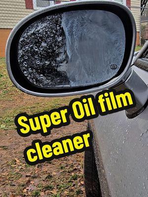 Remueve la suciedad de los cristales de tu carro con este limpiador que te ayudará a tener una mejor visibilidad cuando andas en el camino #oilfilmcleaner #sopami #carcare #oilremoval #automotive #carcleaning #cardetaling #cartok #carros #trocas #autos  #windowcleaning #carcleaningtips 