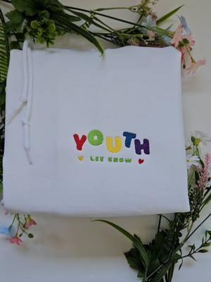 im obsessed with this fun and youthful song shop 🔗 is in my bio!  #스트레이키즈 #straykidsembroidery #kpopsmallbizunboxing #straykids #skz #stay #kpop #skzfunnymoments #straykidsedits #skzhop  #SmallBusiness #leeknow 