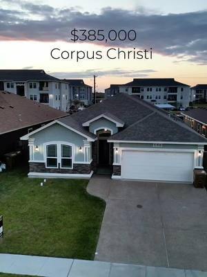 Looking for a place to grow your family?  Look no further! This is what $385k gets you in Corpus Christi.  $385,000 4 🛌  3 🛁  2 🚗  2,228 building sqft.  .17 of an acre  MLS: 449827 L.A: Nami Fisher with BK Real Estate  #soldwithantonio #corpuschristi #realestate #southtexasrealtor #lpt #texas 