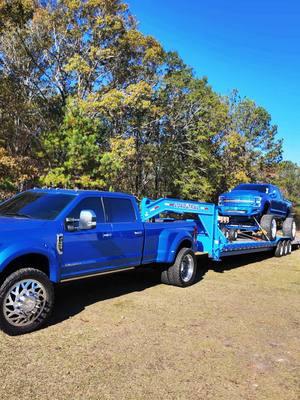 Ready for another show trip soon! #planbfab #lifted #ford #f250 #f450 #combo #platinum #superduty #Alumiduty #VelocityBlue #OutlawFx4 #44 #30s #furytires #JtxForged #wheels #roadarmor #overkillfab #hornblasters #arettaswagon 