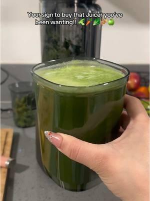 it’s January 1st ⭐️🥬🥕🥒 CHEERS!! ⭐️ #greenjuice #fyp #juicerecipe #healthyrecipes #foryou #greenjuicerecipe 