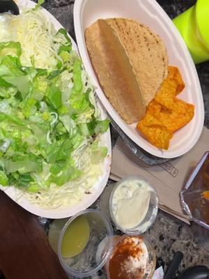 This Has To Be My Fav Chipotle Bowl EVERRRR 🔥🔥  White Rice, Easy Black Beans, Chicken & Brisket, Medium Salsa, Hot Salsa, Easy Corn, Sour Cream, Extra Cheese, Lettuce. 🔥🔥🔥  #chipotle #parttimehealthylife #candyeats #food #comida #Foodie #mukbang #mukbangeatingshow #mukbangs #chipotlesponsorme #chipotlebowl #chipotlemukbang #chipotleismylife #doritos #chipotleburrito #queso #crunchy #fyp #fypシ #foryoupage #eatwithme #comeconmigo #ewm #chipotlebrisket 