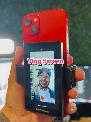 This vlog selfie monitor screen will solve all your problems!  #tikshopfinds #backcameramonitor #newmoma #selfiemonitorscreen #backcamerahack #contentcreator #tiktokshopholidaydeals 