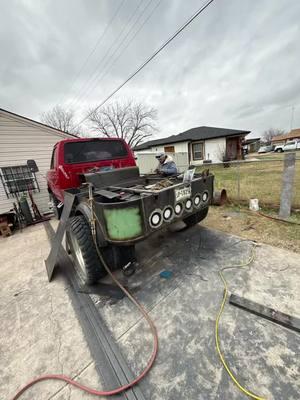 New bed coming in hot ✌🏽 dint take alot of videos like i should have of the build o well 🤷🏽‍♂️#fypシ゚viral #fyp #foryourpage #pipeline #texaspipeliner #pipeliner #pipelinewelder #fabrication #americanweldingsociety #weld #fy #westtexaswelders #pipelinerscloud #pipelineshit #mainline 